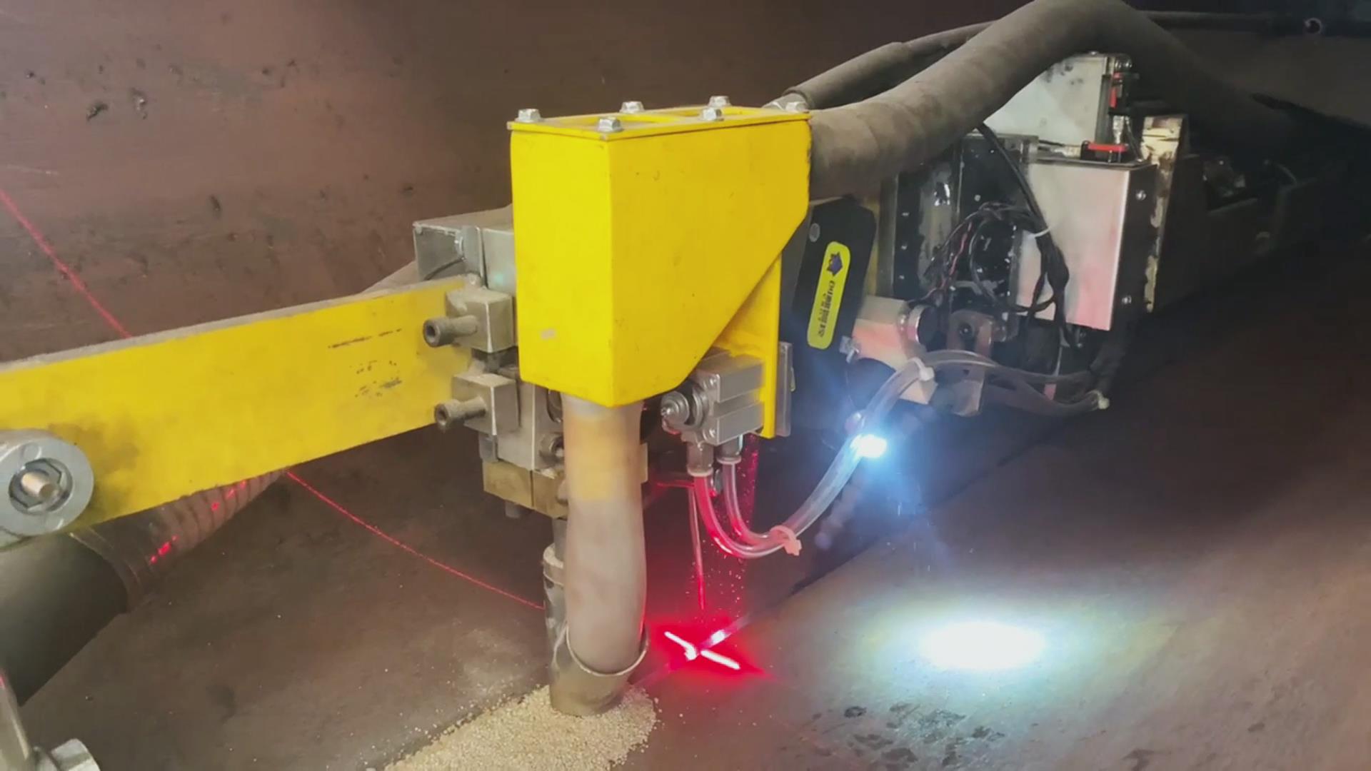 激光焊縫跟蹤傳感器助力石油管道焊接自動化，實現高效精準升級