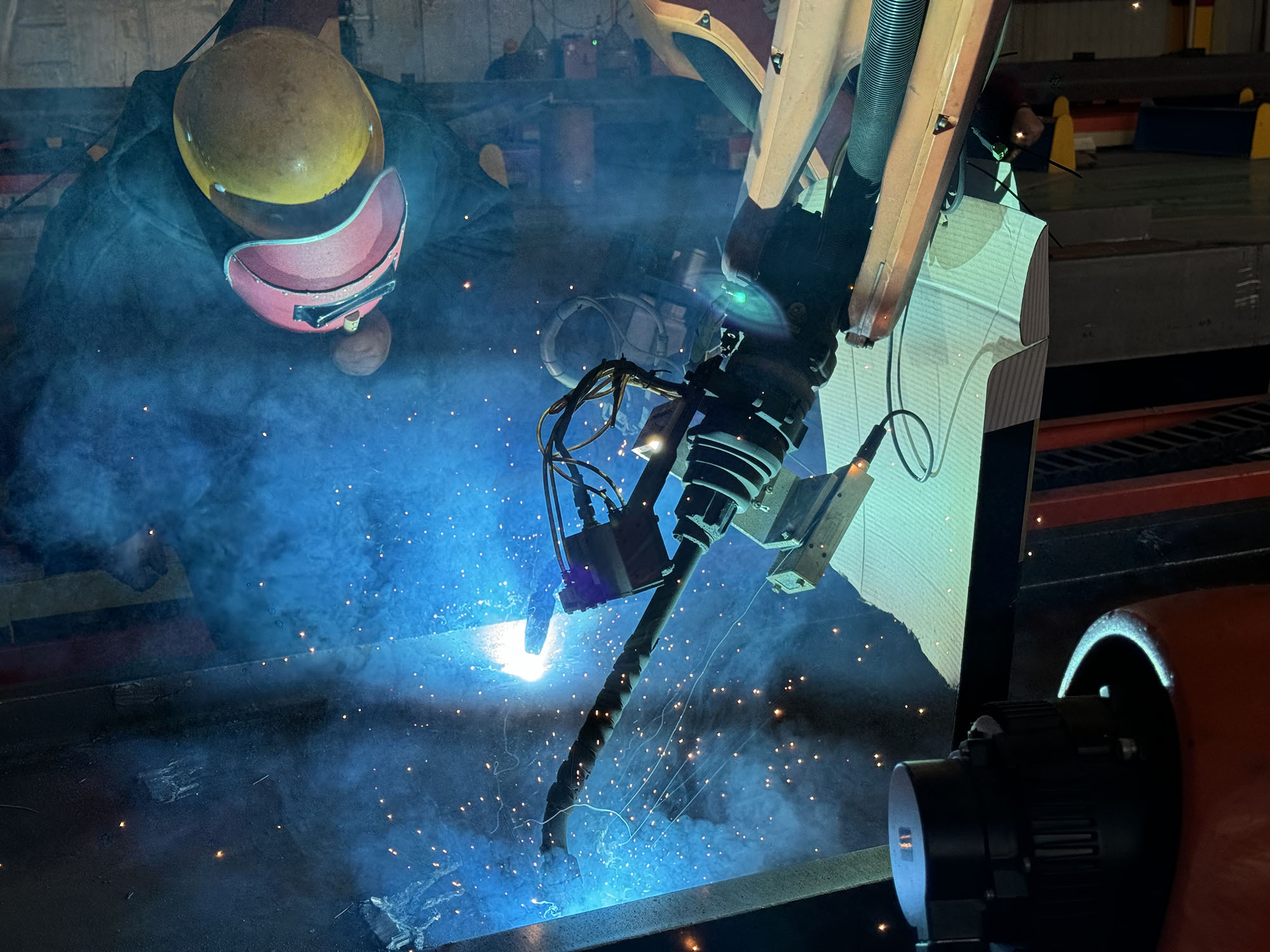 創(chuàng)想智控焊接相機(jī)的應(yīng)用優(yōu)勢(shì)——從人工經(jīng)驗(yàn)到智能監(jiān)測(cè)